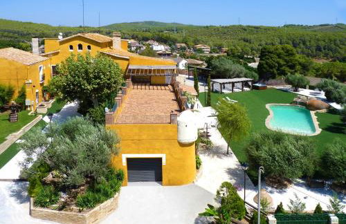 Spacious villa in Can Trabal with private pool and jacuzzi 980 m² - Foto 2