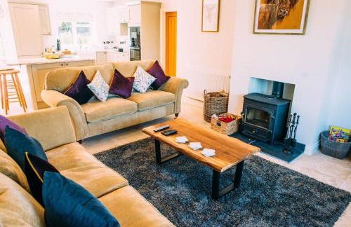 Country Crabtree Bungalow with large wild garden - Photo 32