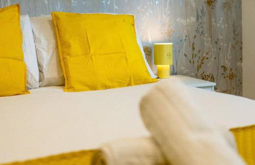 Family-Friendly 3-Bed House with Huge Garden - Foto 21