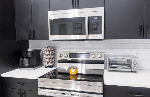 Palm Luxe Residence - Photo 8