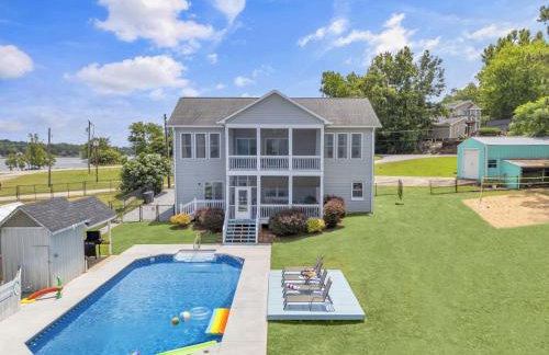 Lakefront Getaway with Dock Pool Sunset Games - Foto 58