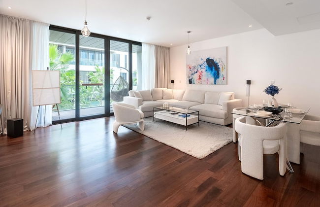 Trendy City Walk Living w Pool View Balcony - Photo 4