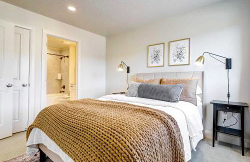 Washington Home w/ Mtn Views, Near Hiking! - Photo 23