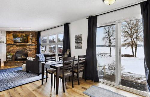 Lake Cabin; Renovated, Flat Lot, Dock, Sandy Beach, Many Games and Lake Toys! - Foto 3