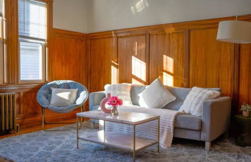 Spacious Revere 4 Bedrooms 2 Bathrooms Apartment Near Boston Airport and Beach - Foto 1