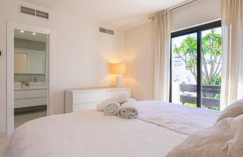 MARBELLA HOME RENTALS - Beachside, 3BR Townhouse - Foto 9