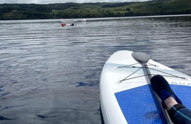 Belle 2 bedroom log cabin with hot tub, forest and loch - Foto 11