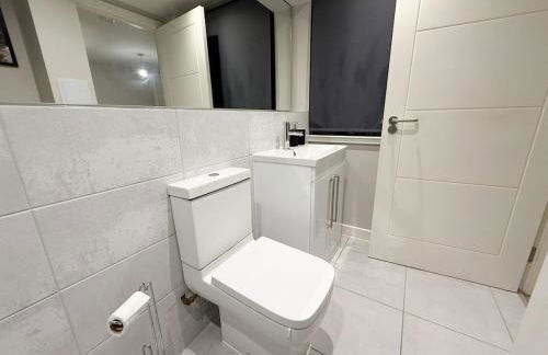 2-Bed Flat in Glasgow East End - Photo 14