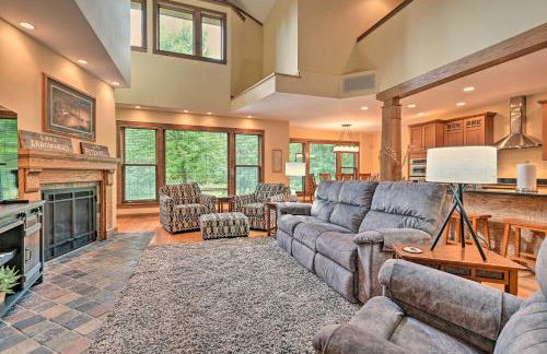 Nekoosa Golf Course Retreat with Hot Tub! - Foto 2