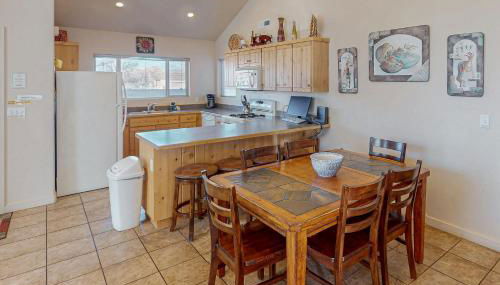 Rim Village U4 - Photo 3