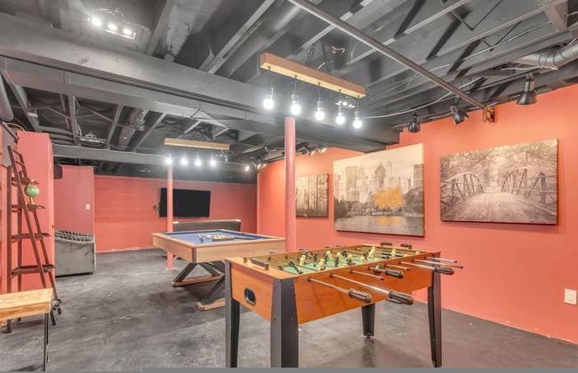 Fall Getaway With Hot Tub Fire Pit and Games - Photo 38