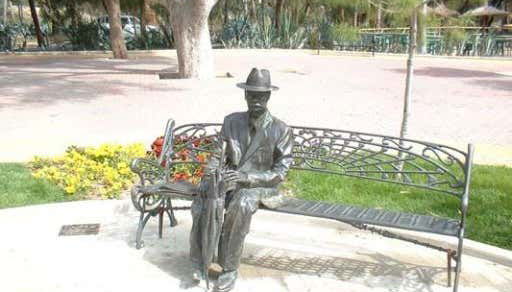 Scultura dell'ingegnere Mira