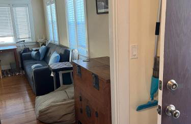 Cozy One Bedroom Apartment - Photo 12