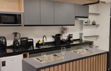 Studio Luxuoso Cama Queen Ar Condicionado e Cozinha Completa - Photo 17