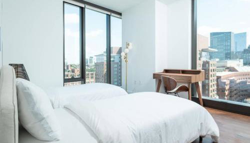 Back-Bay 2BR Penthouse w Roof top and GYM - Photo 2