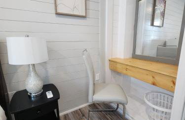 Nestled Away- Comfortable 3BDRM, Central Location - Foto 24