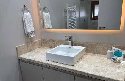 Luxuoso apartamento de 3 suítes frente rua torta - Foto 19