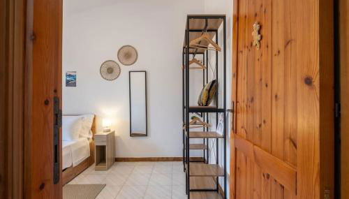 Sant'Andrea Villa- 300m From the Beach- Easy Parking- Netflix-Self Check-in - Photo 5, wardrobe