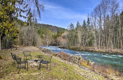 Remote Escape Riverside Home with Scenic Views - Photo 2