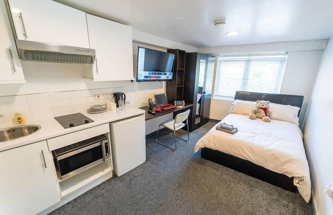 Spacious Comfortable Studio Near the University - Photo 14