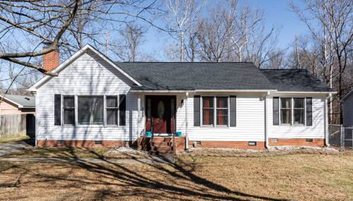 Stylish Home with BBQ Patio Prime Greensboro Spot - Foto 4