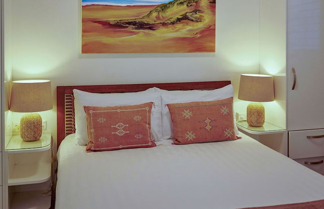 Julians Apartments - Photo 4