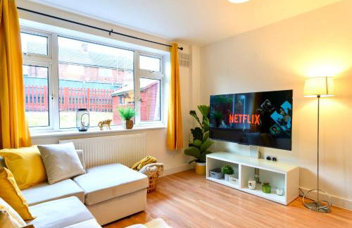 A Luxurious Home with Hot Tub and Man Cave! 9ppl - Foto 1