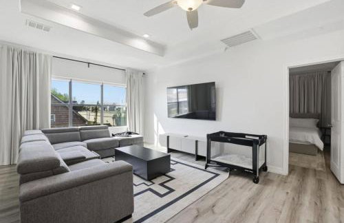 O18A Spacious 3BR Sleeps 10 Two Living Areas Houston - Foto 28