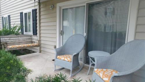 H1 downstairs and comfy king and two twins really nice kitchen and baths - Foto 3