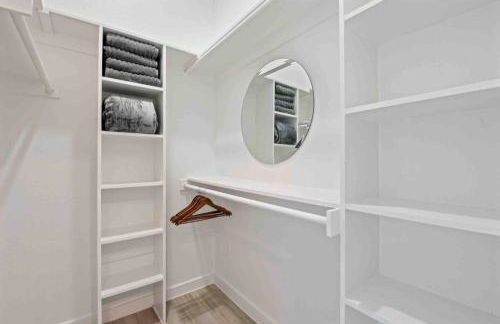 New Swanky Rustic Modern 5 STAR Home near Downtown - Foto 22