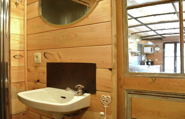 Cozy Mobile Home in Vresse-sur-semois With Terrace - Foto 9