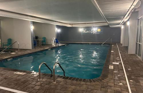 LUXURIOUS Oceanfront Condo, 1 bedroom-2 bath, Sleeps 4, indoor and outdoor pools, Waters Edge-Garden City-Murrells Inlet SC -NO PETS - Photo 12