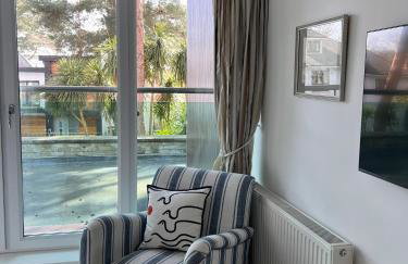 Luxury Villa with Beach Hut and Hot Tub - Photo 22