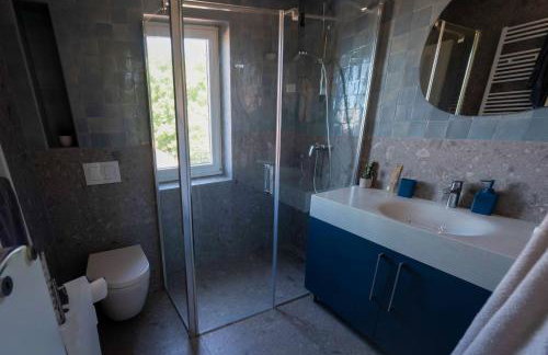 Villa Blue Moon for 9 persons near Porec with 42 m2 heated pool, wellness, kids playground & sea view - Foto 23