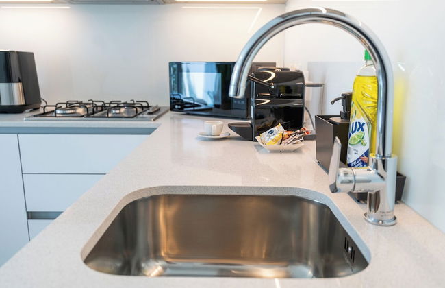 Brand New & Modern Studio JVC - Photo 60