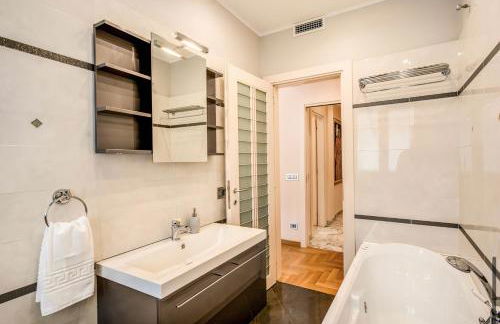 La Dolce Vita Of Via Veneto - Prestigious Apartment With Wonderful Terrace In the Historic Center - Foto 18