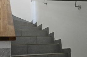 CASA8070 - Exklusive große Maisonette-Wohnung 91 qm für Familien, Gruppen, Geschäftsreisende, inklusive Parkplatz, WLAN, Kaffee und Tee, voll ausgestattet für 1 bis 9 Personen, zentrumsnah an der Autobahn A9 Ingolstadt-Süd - Photo 30