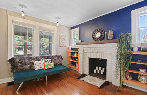 Bohemian Bungalow Pac-Man, walk downtown, pet friendly - Foto 26