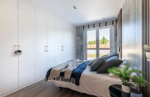 AkomodaT en Precioso y Moderno con Jardín y Parking - Foto 22