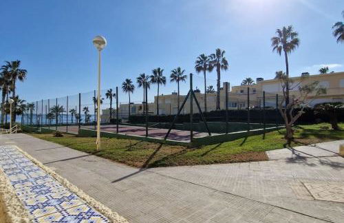 Seafront House,Sea Views,Pool and BBQ, Airport 10 mns - Photo 13