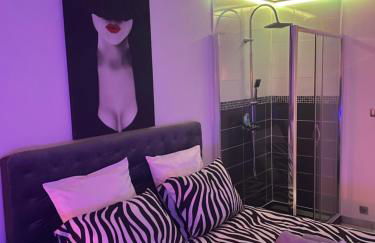 The naturist glamour suite - Photo 6