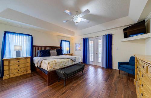 514 - Make Yourself at Home on our Private Pool Deck with Spa - Photo 53