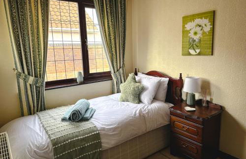 Maesllan - A Spacious Holiday Home in Porthcawl - 5 bedrooms, sleeps up to 10 people - Foto 34