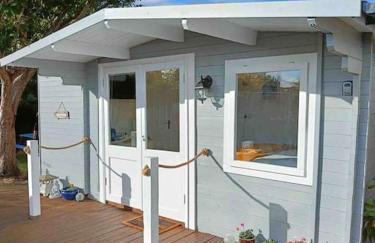 Private Lodge close to beaches and Goodwood - Photo 2