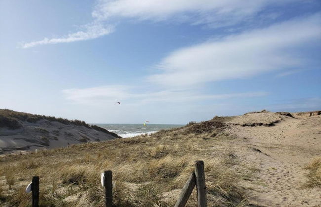 Lovely Family House on Edge of Park near Lake & Sea - Foto 27