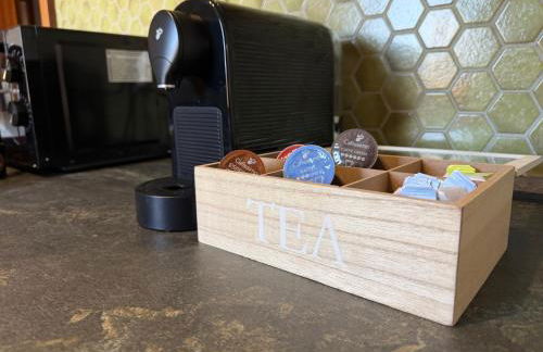 Frankfurt Work and Rest- 4 Bedrooms- 2 WCs- free Parking- 5 Queen size beds- Fast WiFi- roller shutters - Foto 12