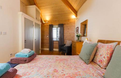 Stunning Old Carthouse with seaview - Photo 12