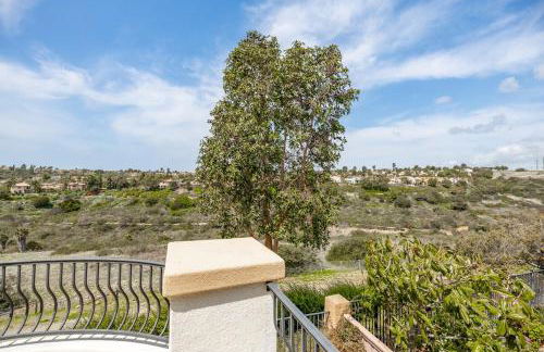 Spacious Luxury home in Gated Community with Resort Pool & Scenic Views - Photo 65