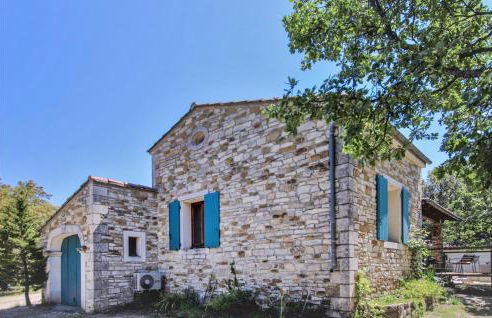 Lovely Home In La Roche St Secret - Photo 16