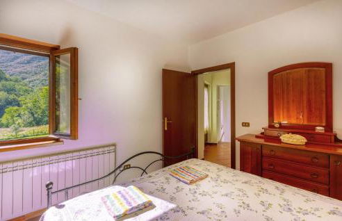 2 Bedroom Stunning Home In Palagnana - Foto 12